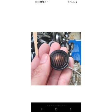 1 cái loa siêu chép dải cao khoảng 3.8cm tặng kèm tụ cực hay