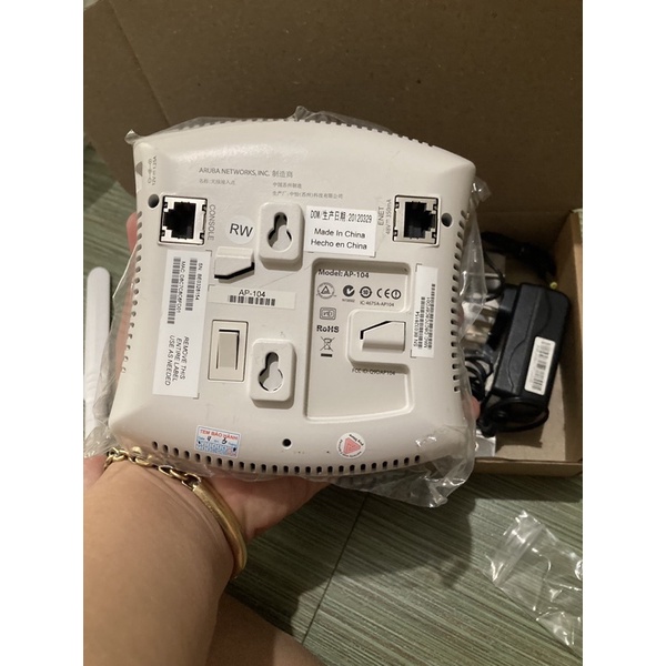 Thiết bị phát Wifi Aruba 104 và Aruba 105 - hỗ trợ 2 băng tầng 2.4Ghz và 5Ghz.
