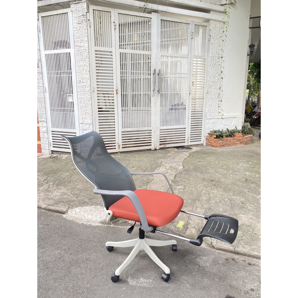 Ghế làm việc Công thái học - Ergonomics chair có chân gác nằm kiểu dáng độc đáo AMA-528-MC