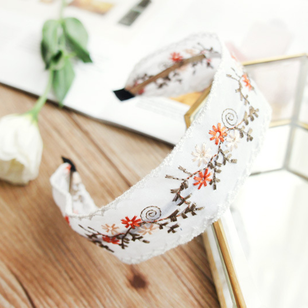 Cài tóc thêu hoa phong cách vintage cho nữ