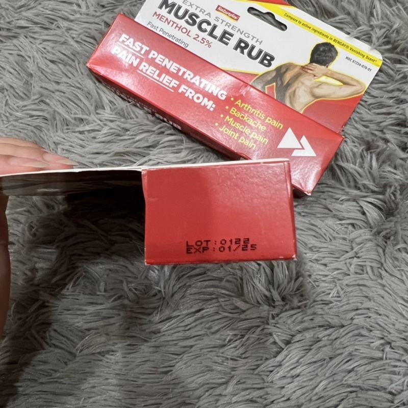 Kem xoa bóp giảm đau Extra Strength Muscle Rub Menthol 2,5%