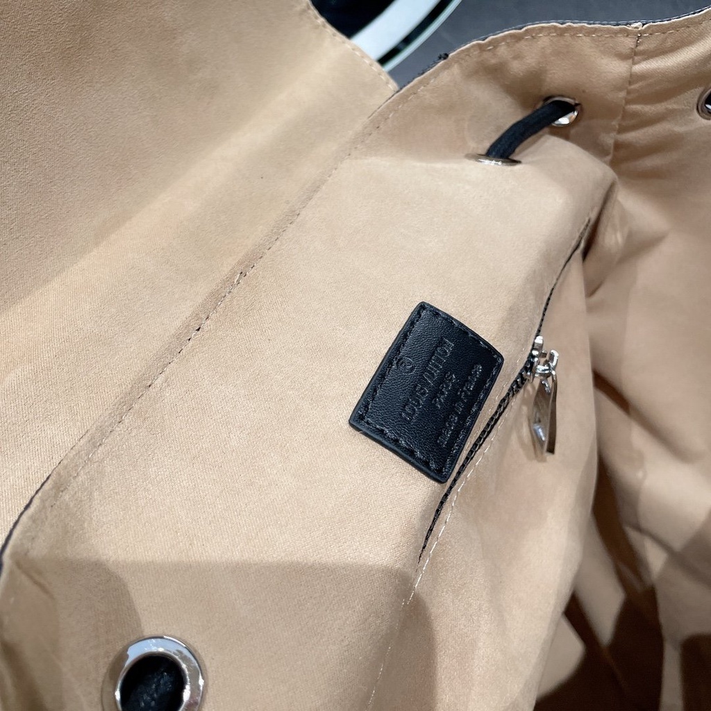 LOUIS VUITTON Ba Lô Da lv Thể Thao Sức Chứa Lớn Thời Trang Cho Nữ