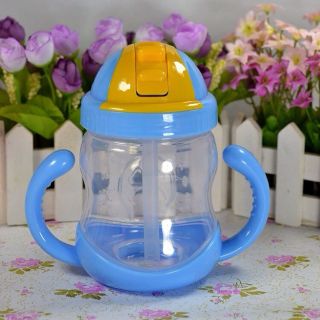 Bình đựng nước trẻ em có ống hút
