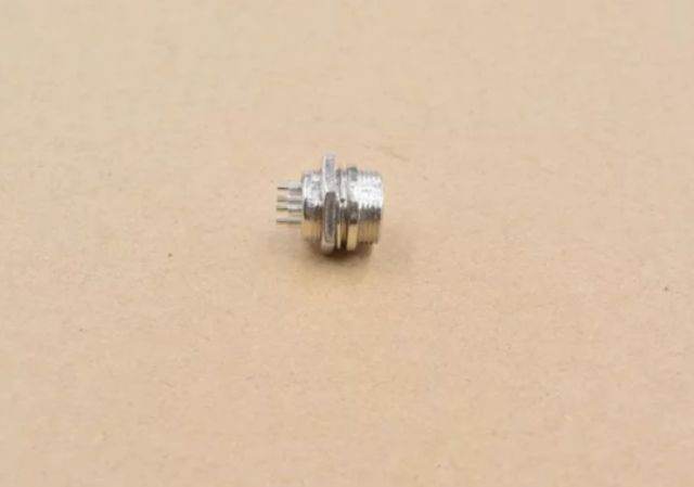 Đầu nối điện 4 chân