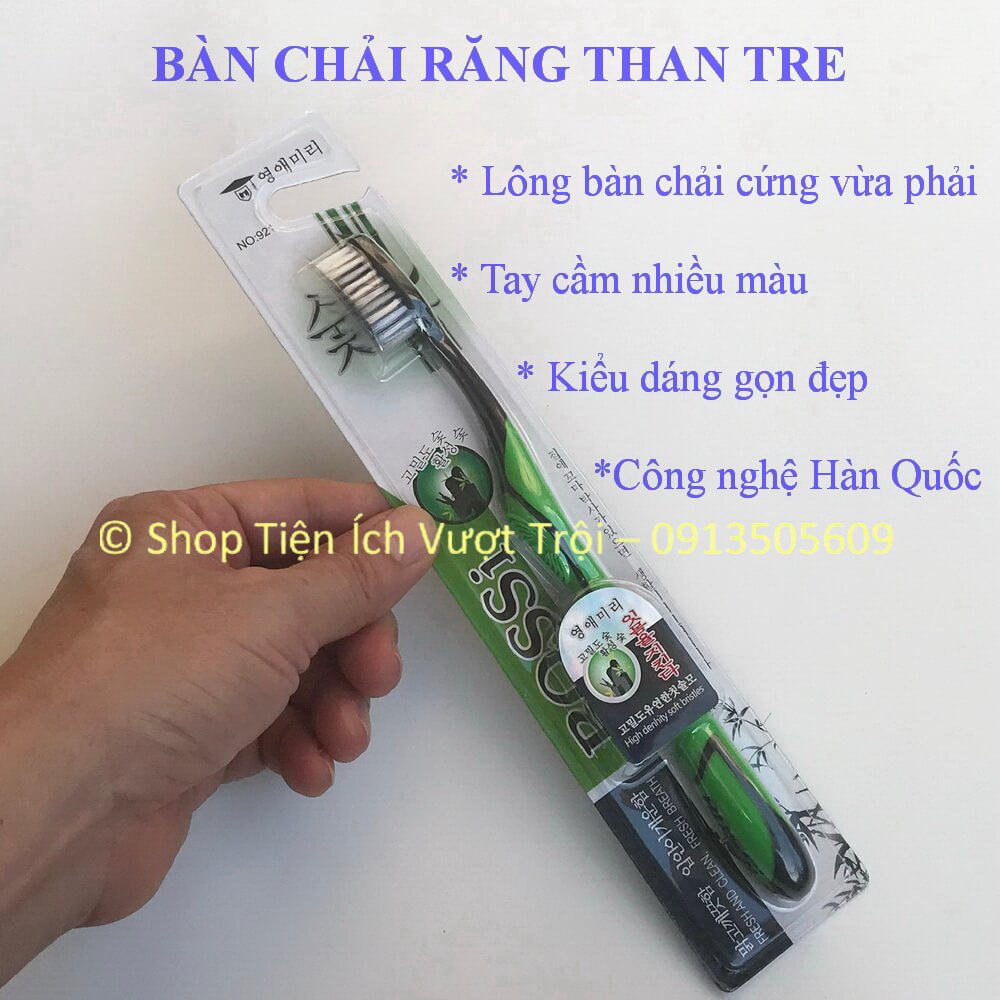 Bàn chải đánh răng than tre có độ cứng vừa phải, lông nhỏ dễ dàng làm sạch kẽ răng, theo công nghệ HQ-Tiện Ích Vượt Trội