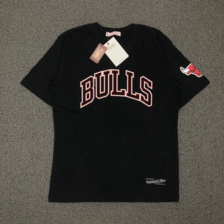 Áo thun đen in Logo Mitchell&ness Chicago Bulls