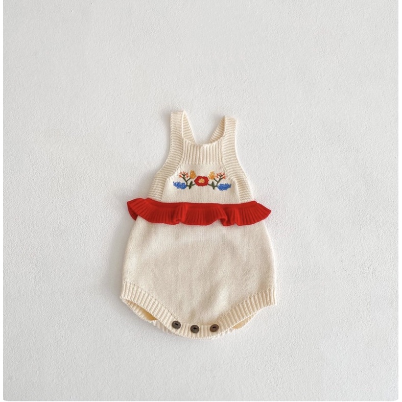 Set áo yếm len thêu hoa_