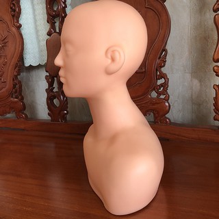 Đầu manocanh học massage nối mi và trang điểm