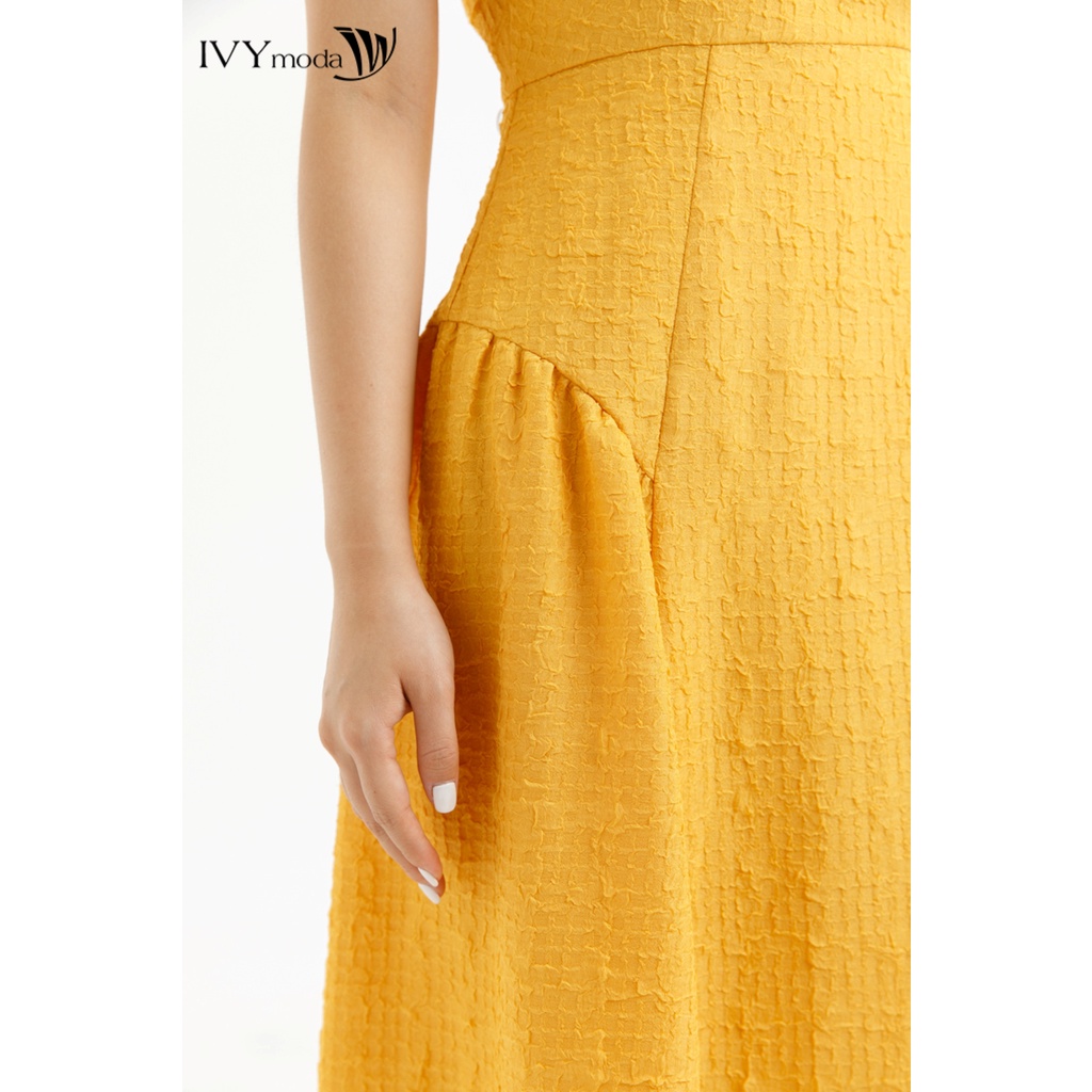 Đầm lụa nữ dập nổi xếp ly IVY moda MS 48T0191
