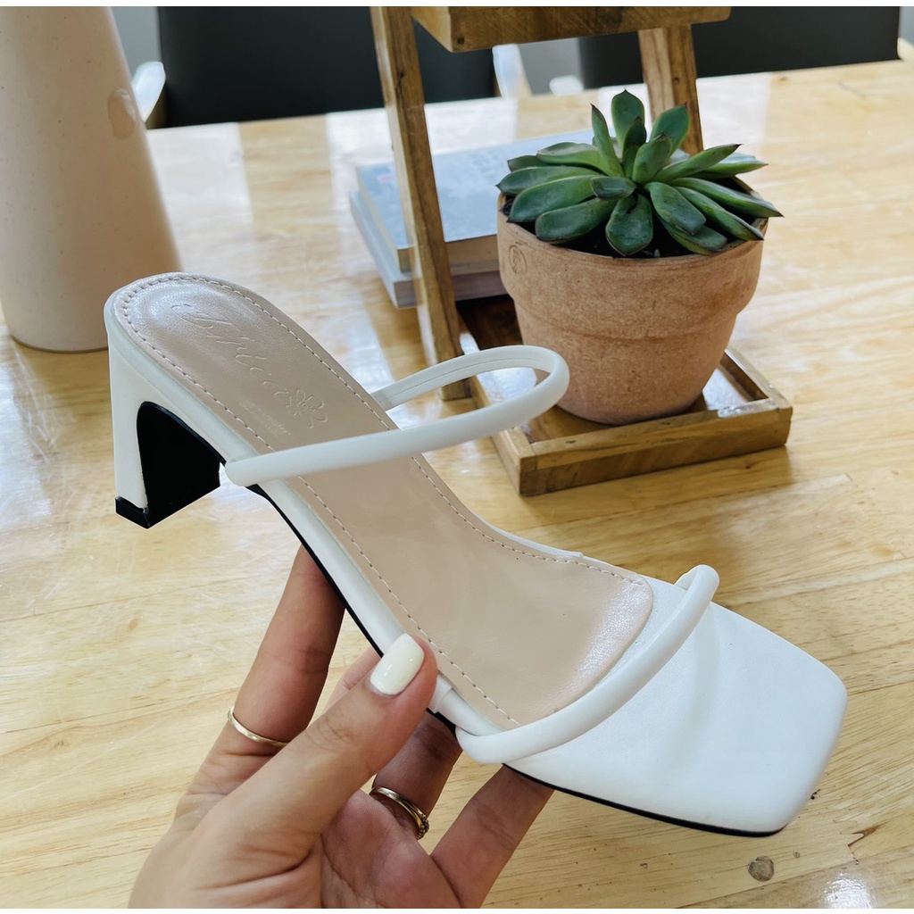 Guốc da mịn 2 dây mảnh gót trụ dẹp thấp - 5P