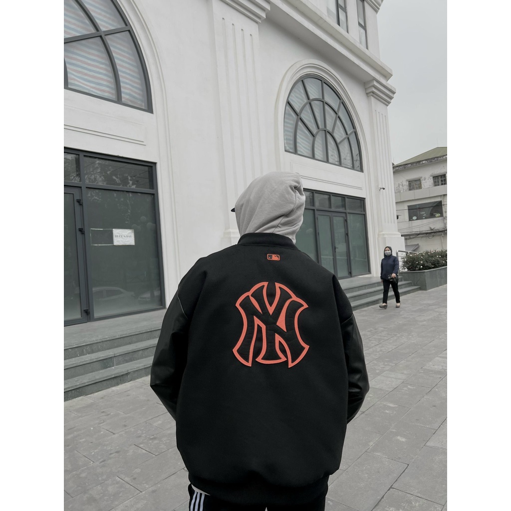 Áo khoác Bomber Varsity M.L.B Ny Thêu Logo Cam form rộng Phối Tay Da THE LAZ
