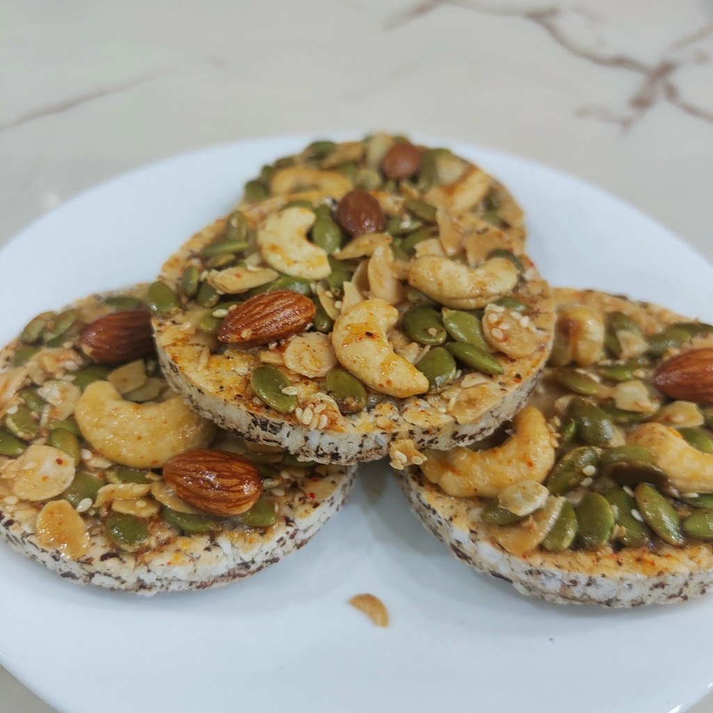Bánh gạo lứt Trần Anh Food - Bánh gạo lứt ăn kiêng mix hạt dinh dưỡng healthy giảm cân gói 500gr