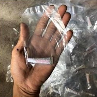 keo dán và miếng vá lớn cho bể bơi, ghế hơi ( 1Lọ keo + 2 miếng vá lớn ) .