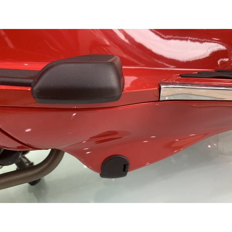 Nút đậy gầm xe Vespa Sprint Primavera