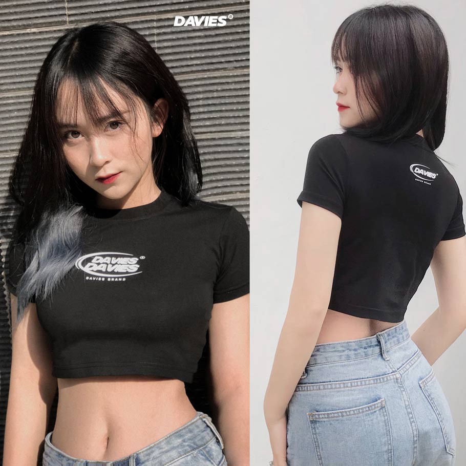 [Mã MASK2630K giảm 15% tối đa 30K đơn từ 99K] DAVIES - Áo croptop nữ màu đen - Medal Croptop