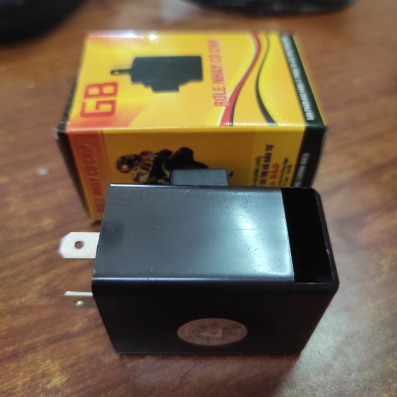 Rơ le nháy, chớp kêu xi nhan, còi báo xi nhan