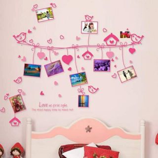 Decal dán tường chi tiết mẫu khung ảnh trái tim