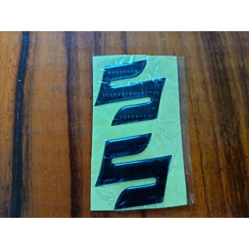 Bộ 2 chữ nổi S màu đen carbon 3cm nhập Thái