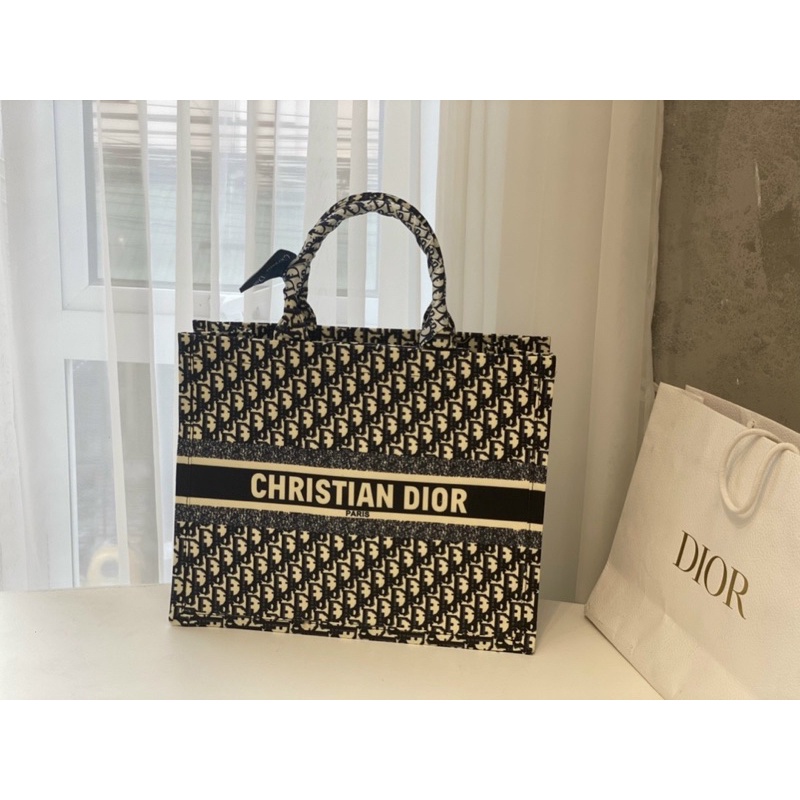 Túi Dior Tote Book