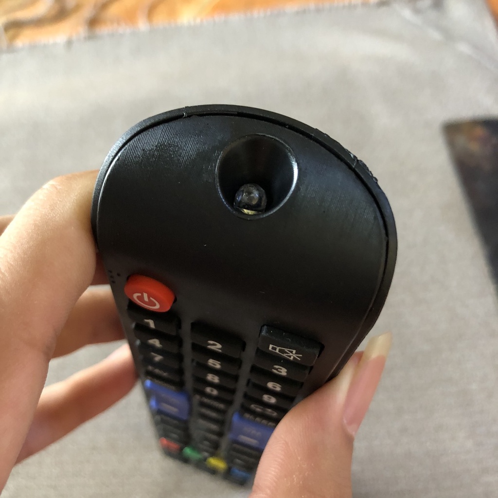 Điều khiển tivi AKINO - Remote điều khiển AKINO bình thường - có những nút bấm bằng tiến anh dễ sử dụng - tặng kèm pin