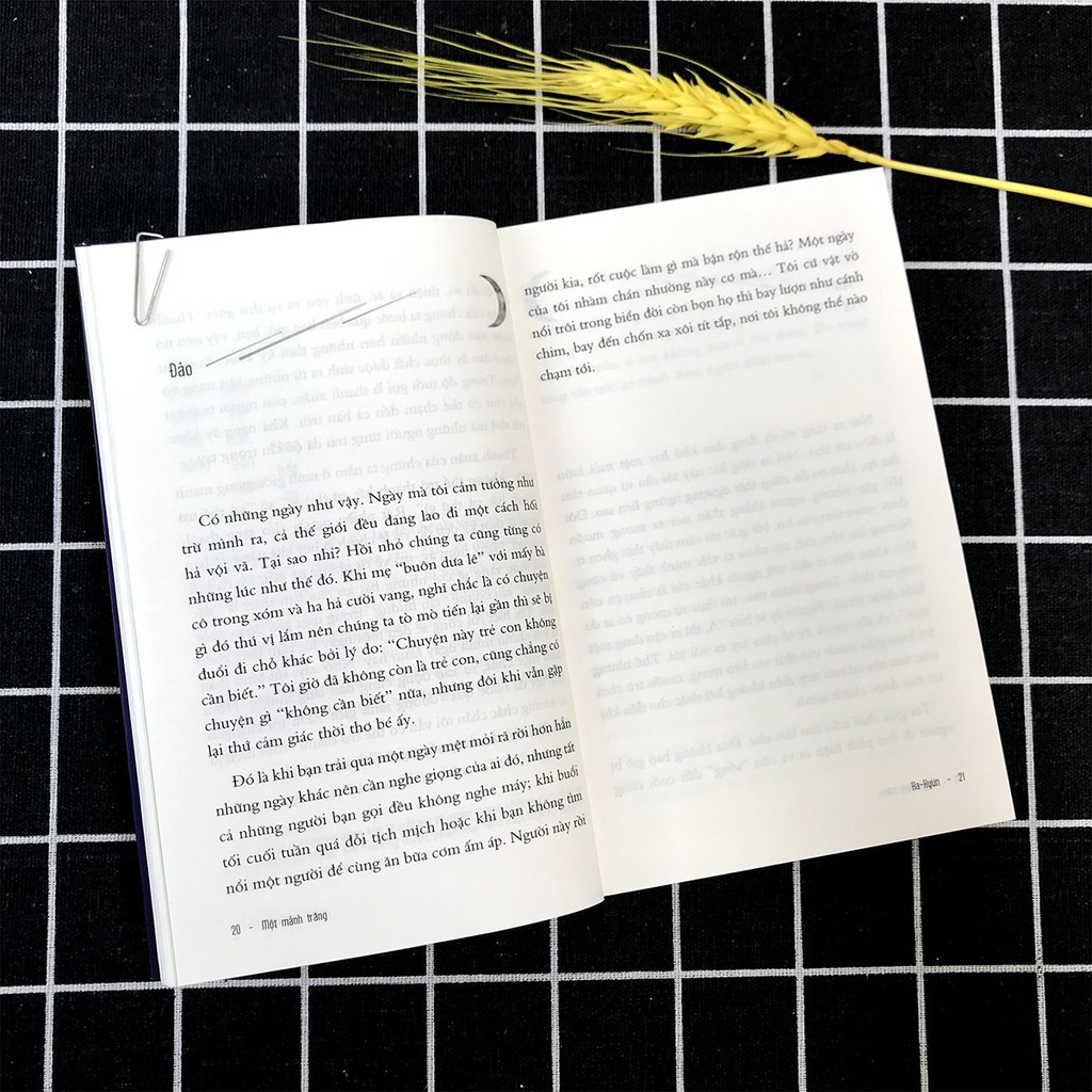 Sách - Một Mảnh Trăng (Kèm Bookmark)