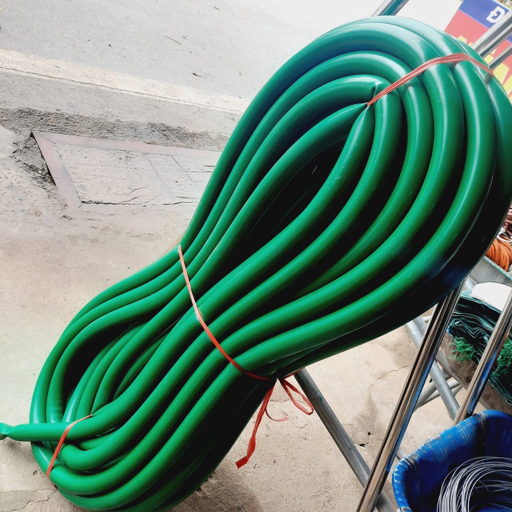 1 cuộn 50mét ống dẫn nước nhựa dẻo tưới cây phi 34mm, nặng 10kg