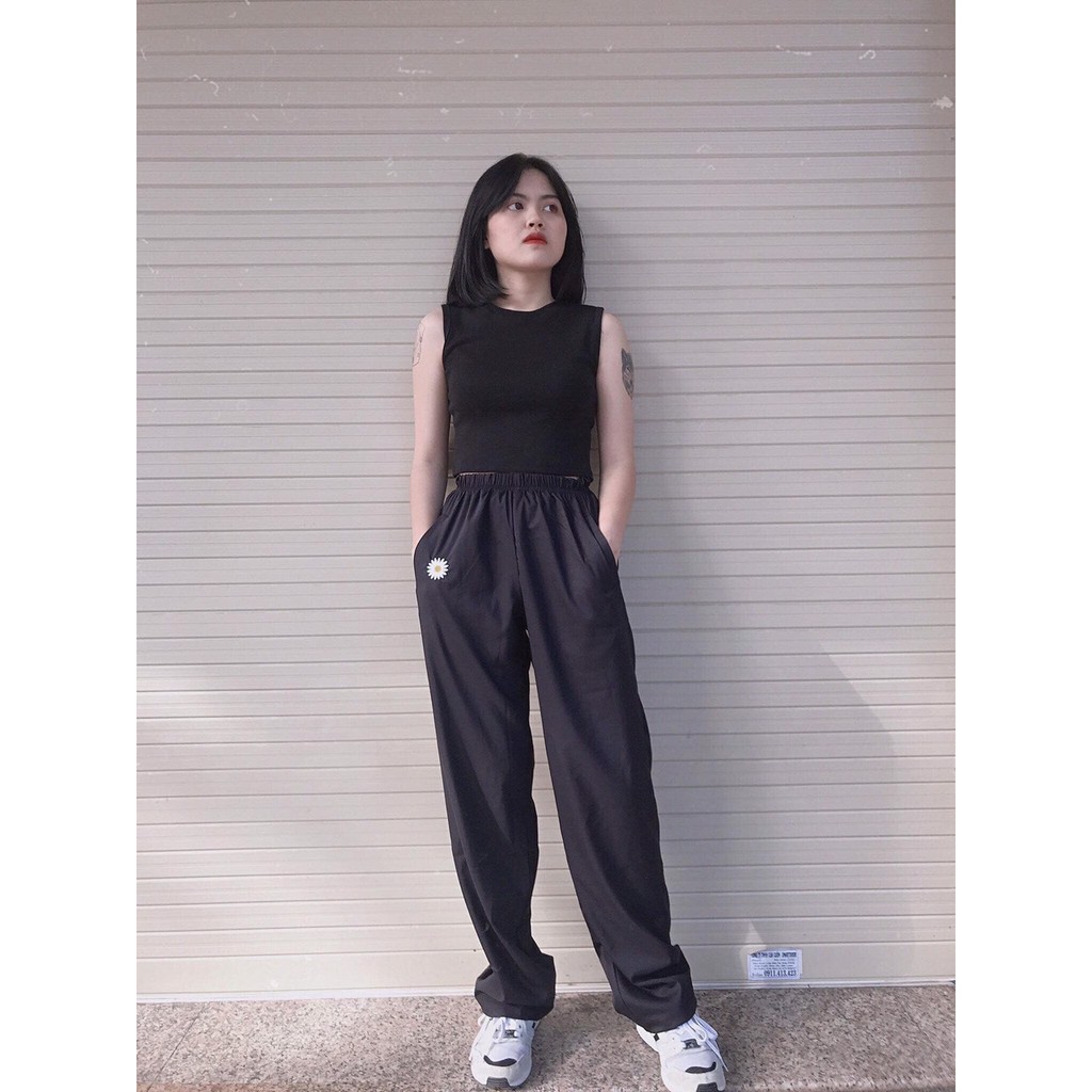 Quần Kaki Phối Hoa Cúc Siêu Cute