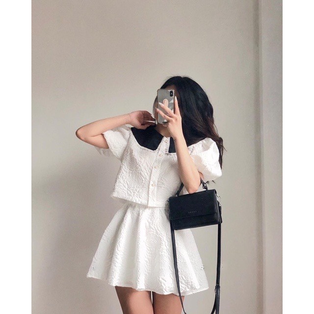 Sét gấm gồm áo croptop tay bồng kèm chân váy cạp chun, set tiểu thư chất liệu vải gấm cao cấp.