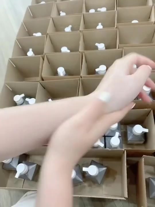 Ủ trắng body Royal Retinol B22 The Matrix kích trắng da cấp tốc mềm mịn mờ thâm ngừa lão hóa 200g Fuho cosmetics | BigBuy360 - bigbuy360.vn