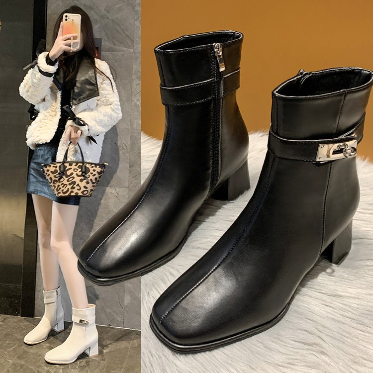 Giày boot mũi vuông duyên dáng dễ phối đồ dành cho nữ | BigBuy360 - bigbuy360.vn