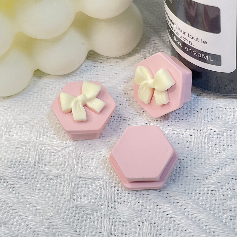 hộp quà màu hồng Resin phụ kiện dép Crocs charm DIY khóa giày crocs jibbitz Nhựa trang sức Phụ kiện trang trí giày crocs nút trang trí điện thoại di động Nắp đậy / Khung ảnh / Cốc nước / Túi Nguyên liệu làm phụ kiện handmade sáng tạo