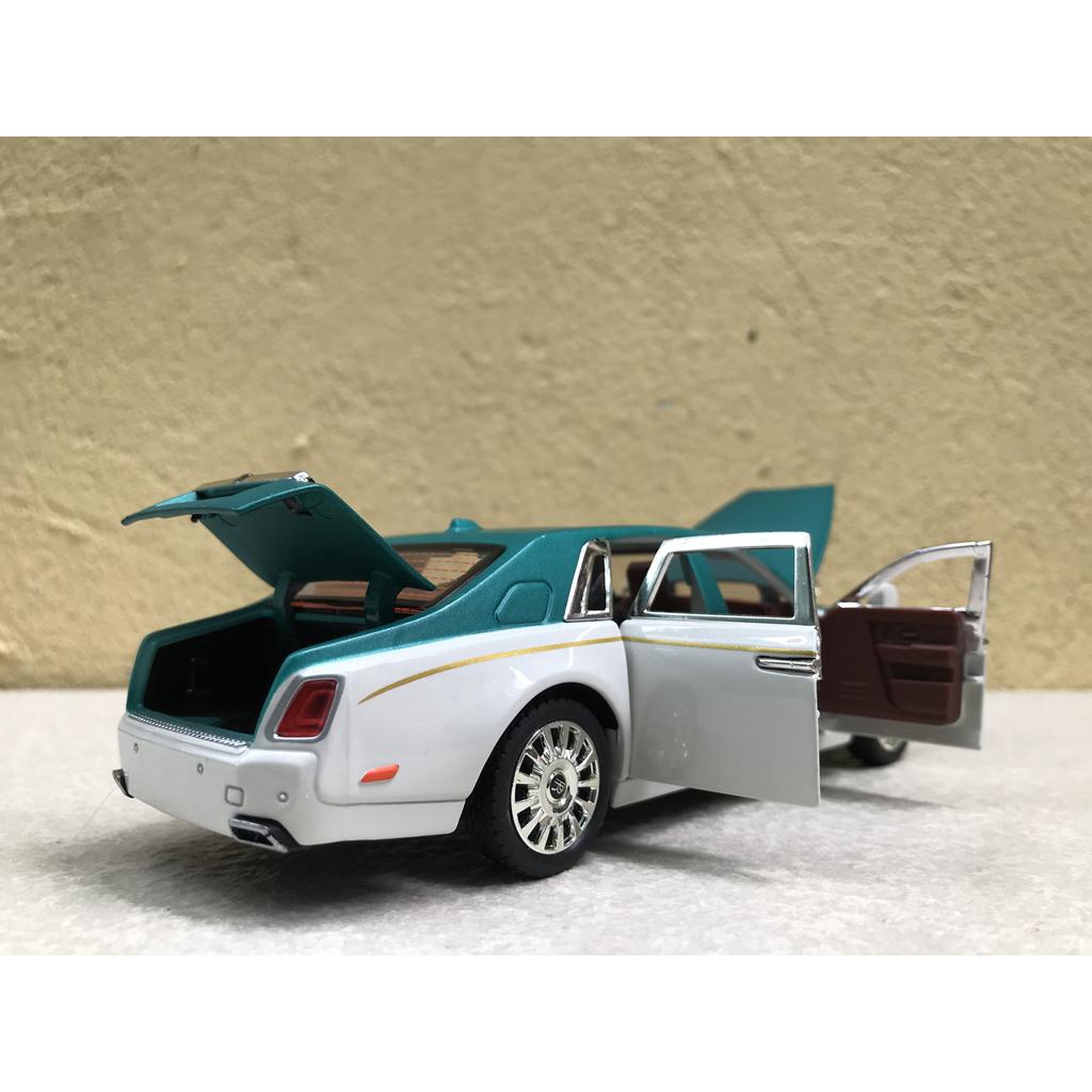 Mô hình xe Ô tô Rolls-Royce Phantom 2020 1:32
