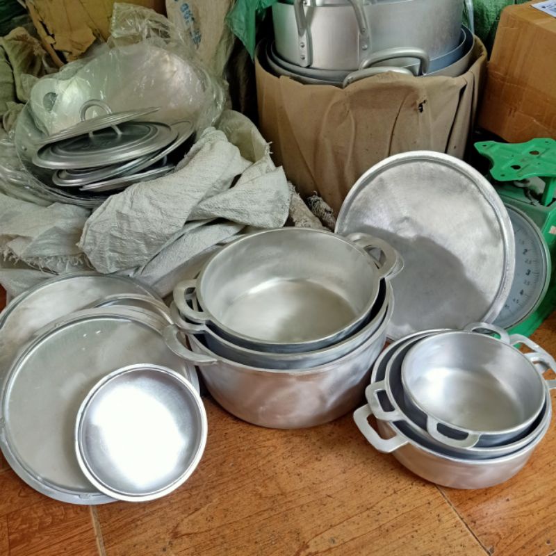 Nồi gang đúc bằng thủy lực đường kính 17,5 cm ,20cm,22cm