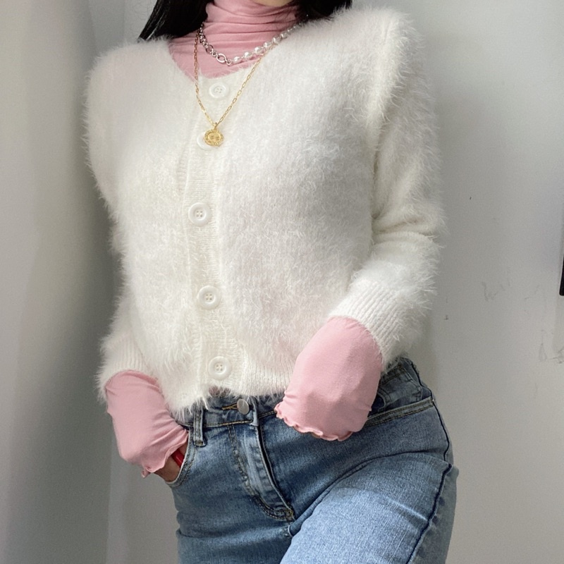 Set áo thun cổ lọ màu hồng + áo len lông cardigan màu trắng