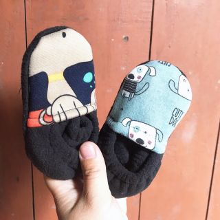 Giày nỉ bông cho bé chỉ 40k / set 5 đôi