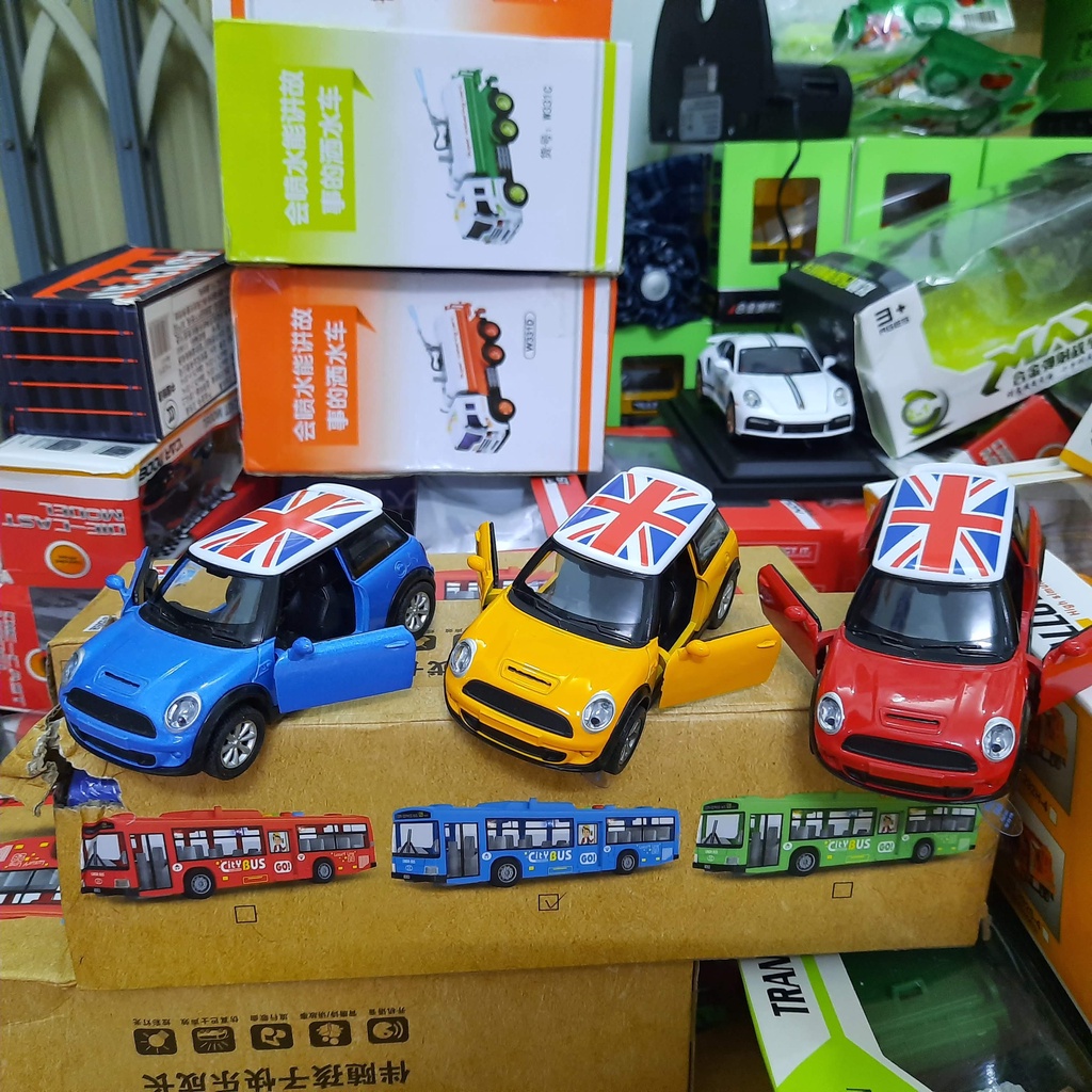 Xe ô tô đồ chơi mô hình mini cooper S bằng sắt chạy cót có âm thanh và đèn