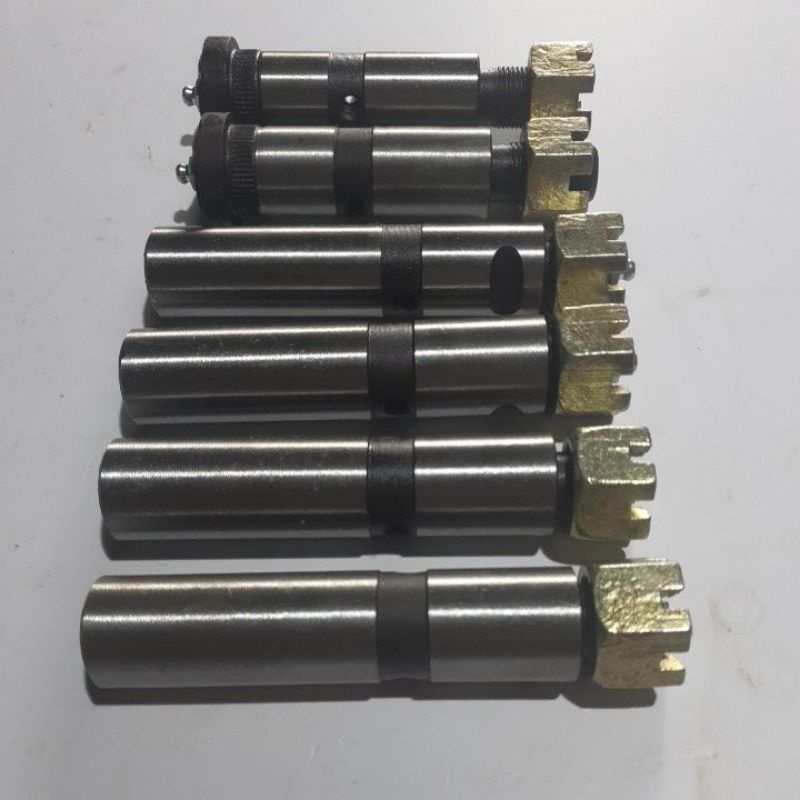 Ắc nhíp ô tô huyn đai 2,5 tấn, 3,5 tấn