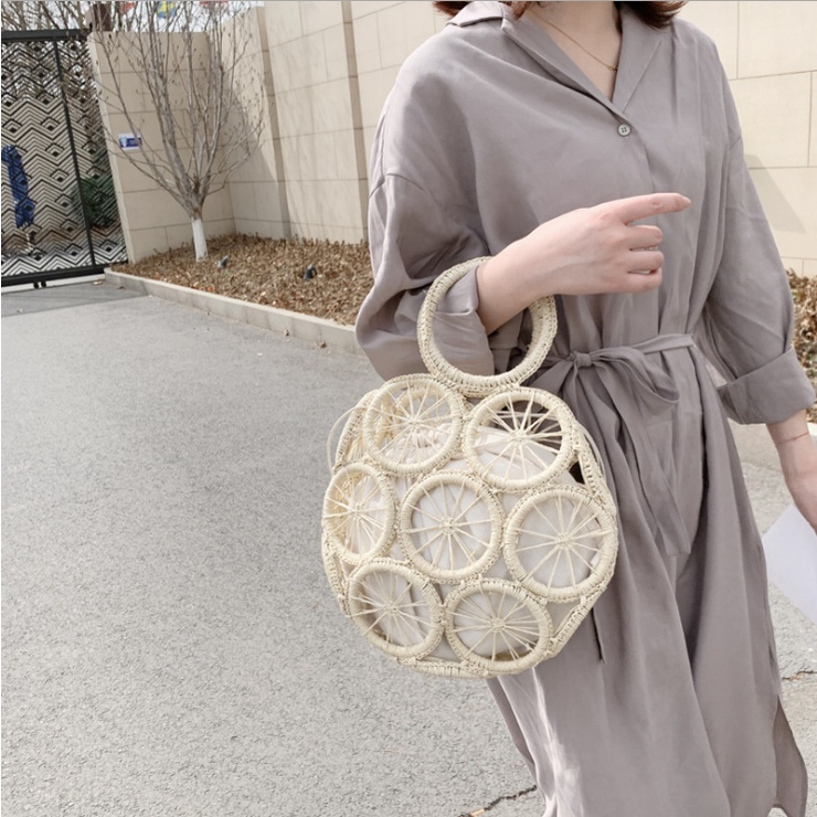 Túi xách đan rơm hình tròn phong cách thời trang nữ tính