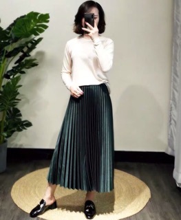 Chân váy xếp ly lụa rất đẹp