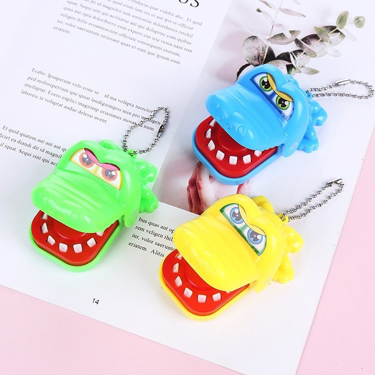 Đồ chơi khám răng cá sấu mini 8cm nhiều hình dáng có móc khóa dễ mang theo