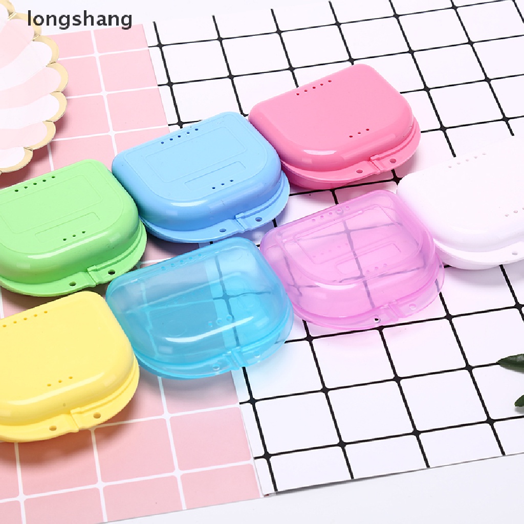 Hộp đựng răng giả và dụng cụ chỉnh nha tiện dụng