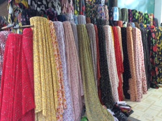 Áo dài hoa nhí