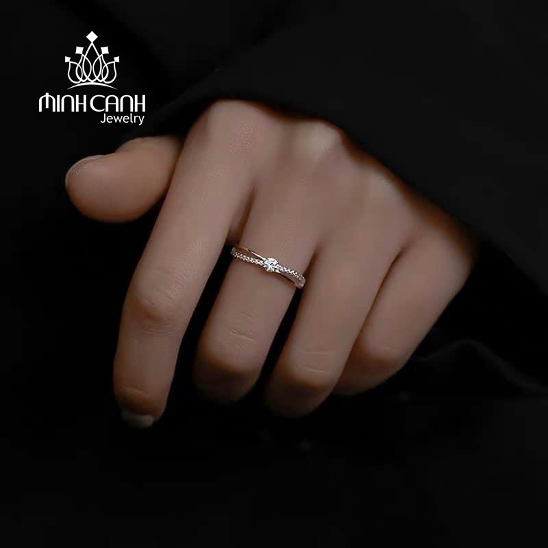 Nhẫn Bạc Đan Đá Giữa Minh Canh Jewelry