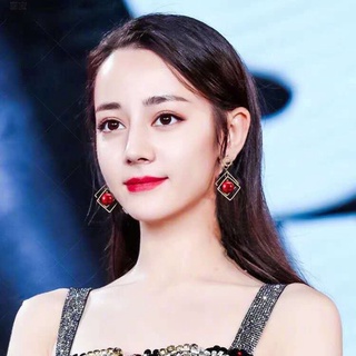 Khuyên tai hình vuông xếp có hạt tròn màu sắc