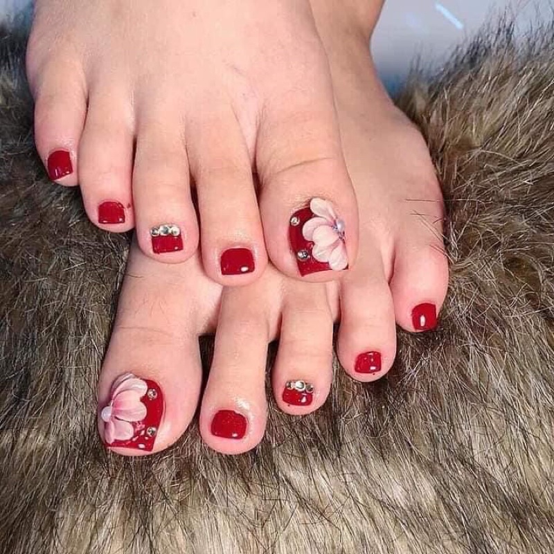 Hoa bột ôm móng tay chân