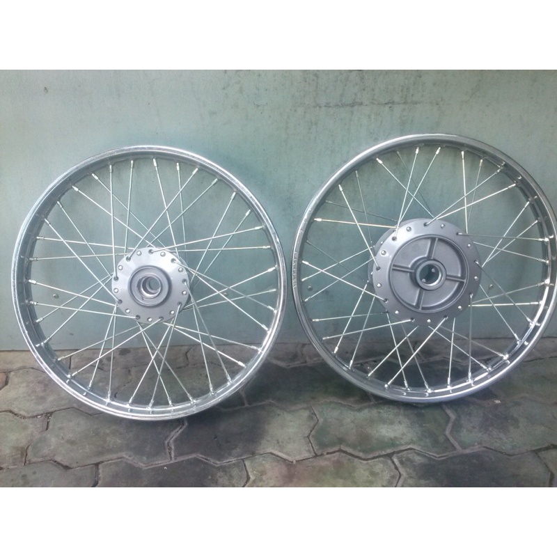 CẶP VÀNH VÀ CĂM YAMAHA XE jupiter/Sirus110/50