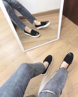 Giày lười thể thao màu đen