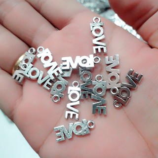 charm sỉ Chữ love dọc 50gram = 25k / 1 gói [ chuyên sỉ charm giá rẻ ]