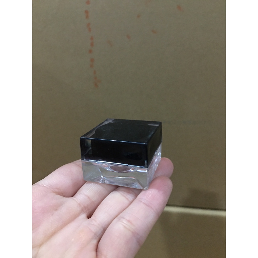 HŨ NHỰA MỸ PHẨM CHIẾT KEM FACE NHIỀU MÀU 5GR VUÔNG