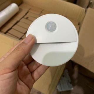 Đèn LED Cảm Biến Chuyển Động Thông Minh, đèn cảm ứng hồng ngoại chạy bằng pin tiểu. Tự động sáng khi có chuyển động gần